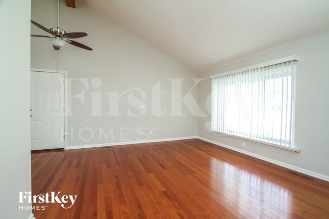 Photo - 303 N Bromley St