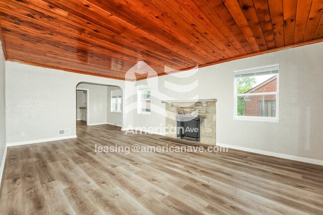 Photo - 1818 Parkhill Dr