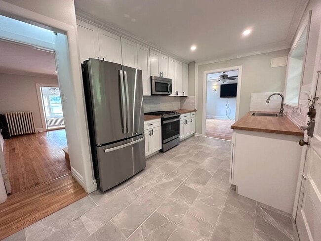 Building Photo - 30 Rock Hill Rd Rental