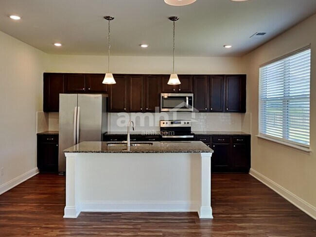 Photo - 2013 Bennett Dr