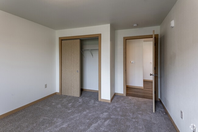 1BR, 1BA - 763SF - Bedroom