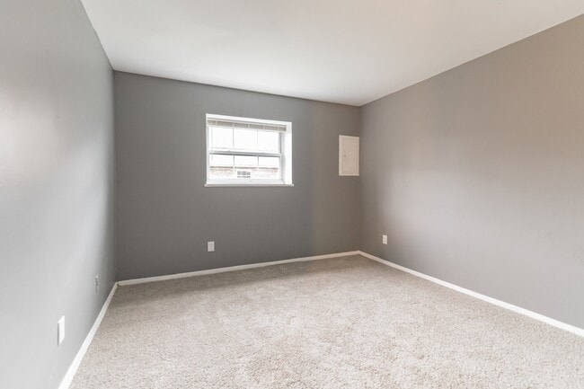 Abelia Square Bedroom