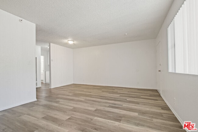 Building Photo - 12100 Birch Ave Unit 12100 Rental