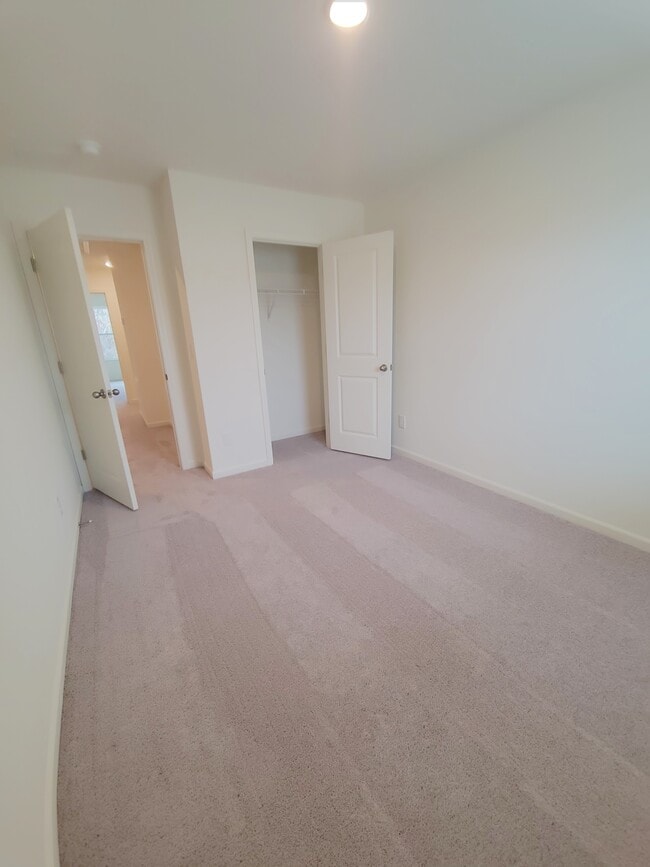 Photo - 1122 Tofino Dr