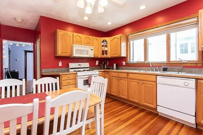 Building Photo - 48 Sunset Rd Unit #0 Rental