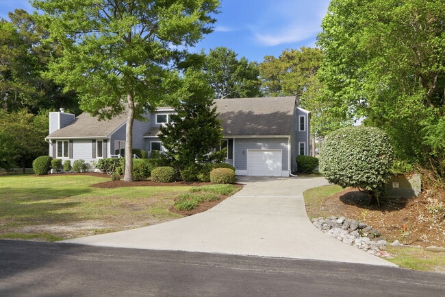 Photo - 304 Lord Granville Dr