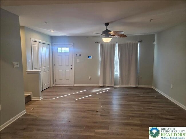 Photo - 2500 Alex Rd