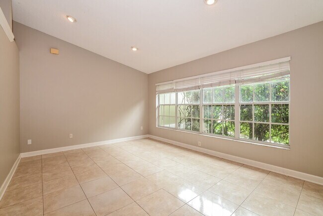 Photo - 104 W Frederick Ave