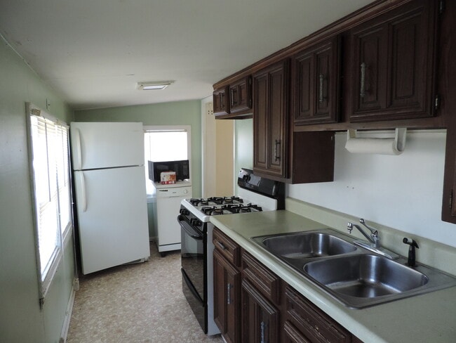 Photo - 108 S College St Unit B