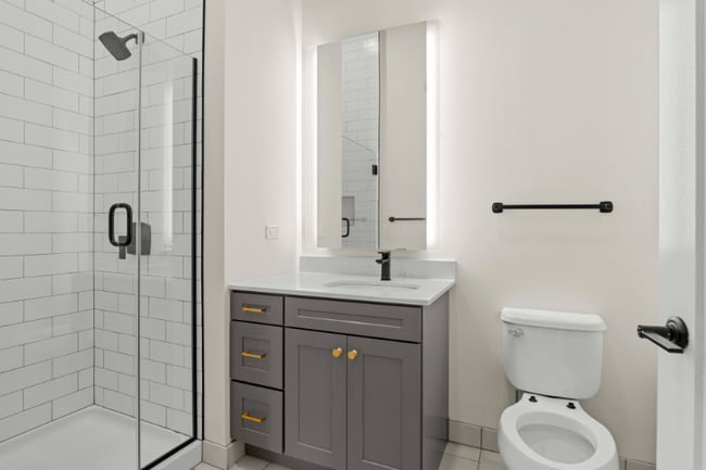 Photo - 160 W Huron St