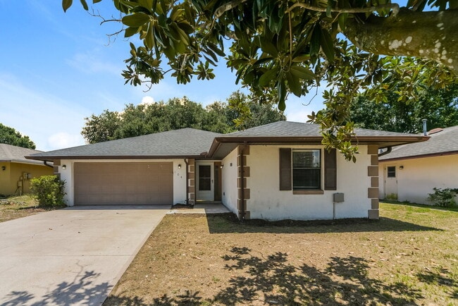 Building Photo - 104 Lake Daisy Terrace