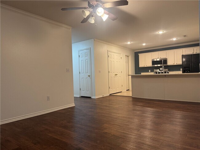 1584 Willowbrook Dr