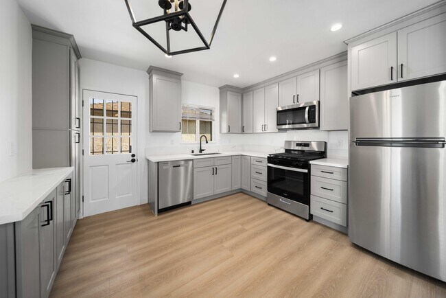 Kitchen - 1304 N Cordova St Unit 1304 Cordova St. Burbank