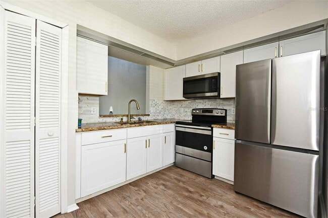 Photo - 14642 Laguna Beach Cir