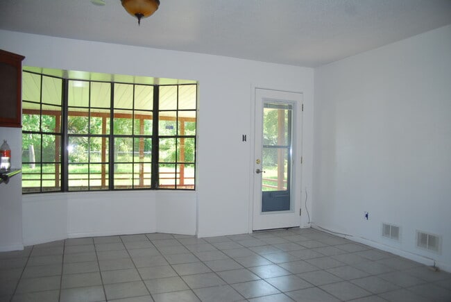 Photo - 2322 Norris Cir