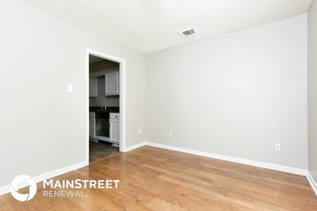 Photo - 6826 Bainbridge Dr