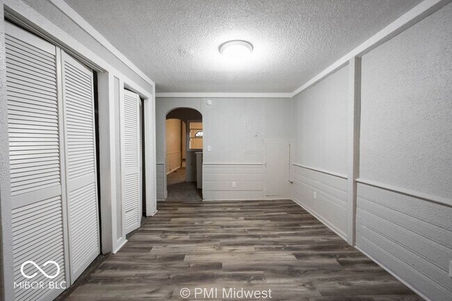 Photo - 240 N Beville Ave