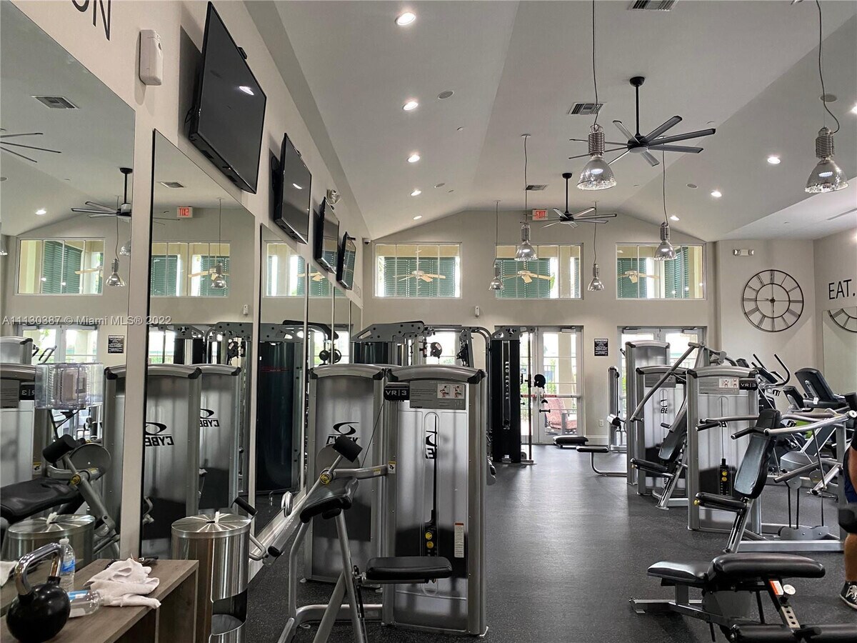 Photo - 770 Millbrae Ct