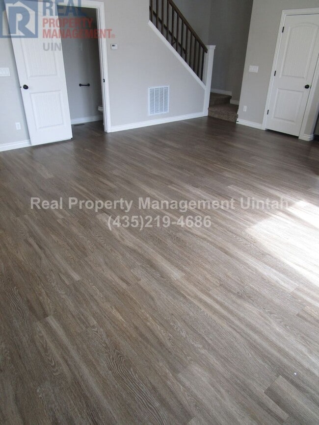 Photo - 3 bed 2.5 bath townhome in Fox Run