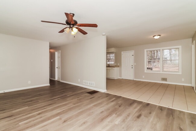 Photo - 3415 Lee Pl