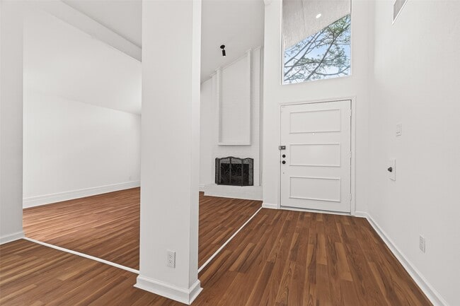 Photo - 15903 Hickory Knoll Dr