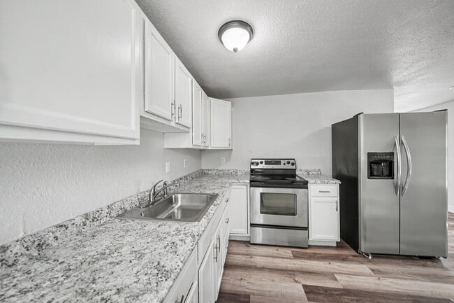 Photo - 3308 W 3rd Ave