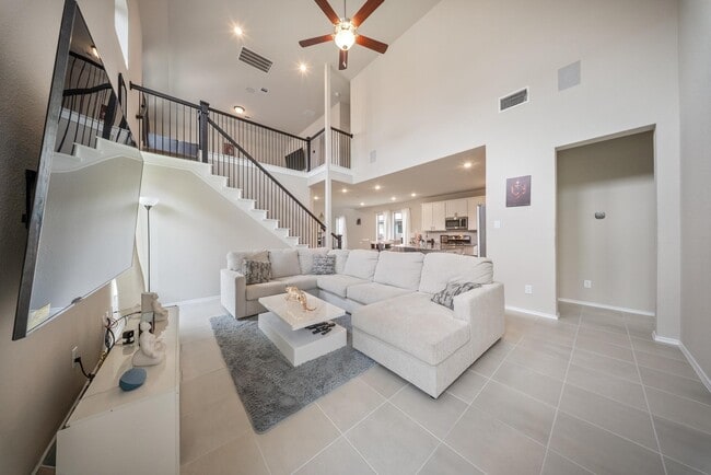 Building Photo - 8919 Oak Ivy Ln