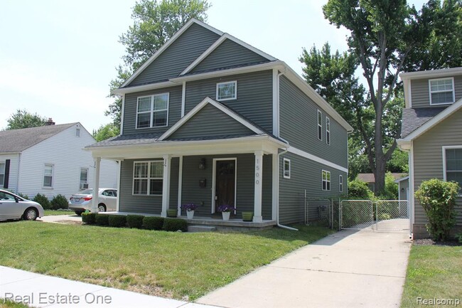 1500 Mclean Ave