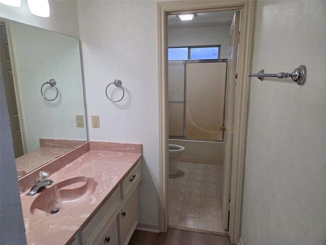 Photo - 42 Silver Creek Dr