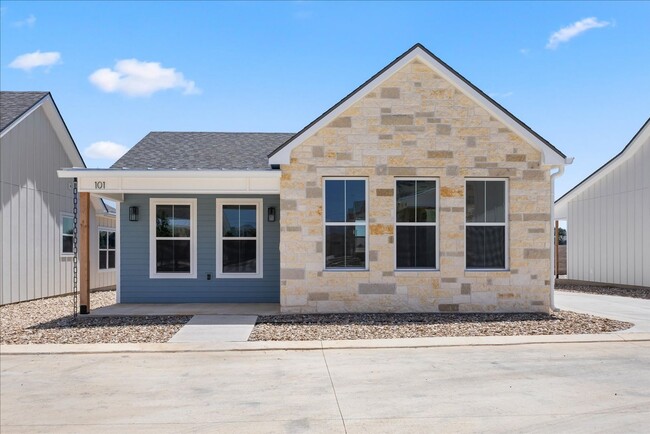 Photo - 802 S Creek