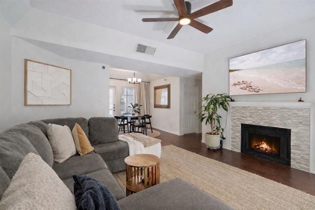 Building Photo - 3105 San Jacinto St Unit 208