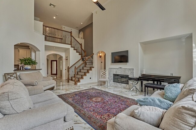 Photo - 18 Wyckham Cir