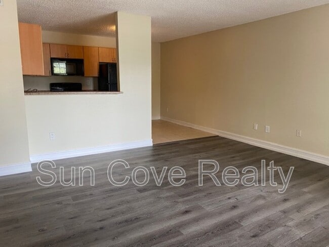 Photo - 21027 Voyager Blvd Unidad #K8