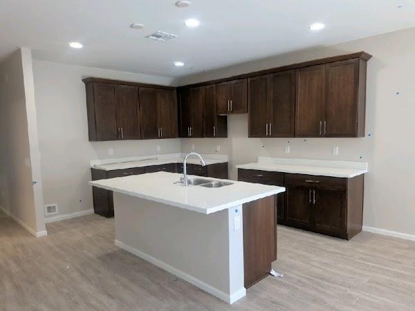 Building Photo - 1373 W Rose Pl