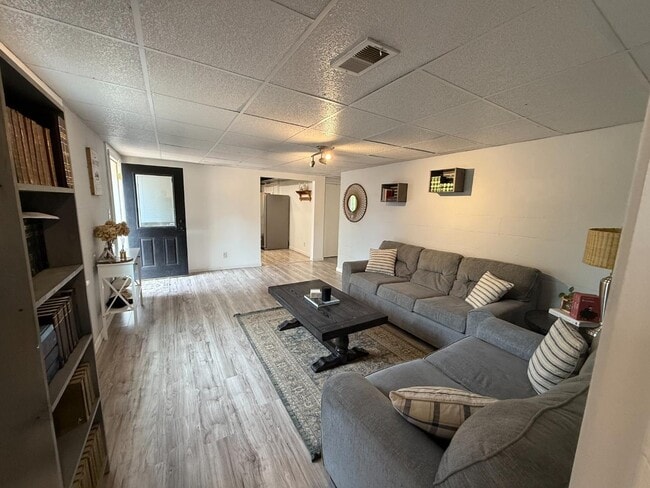 Photo - 633 Sandusky Dr