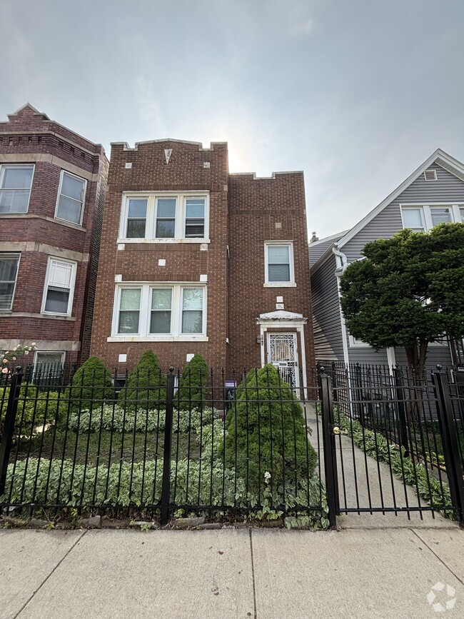 Building Photo - 1542 N Kolin Ave Unit 1 Rental