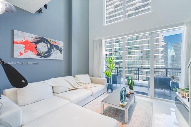 Photo - 60 SW 13th St Unidad 2404 Rental