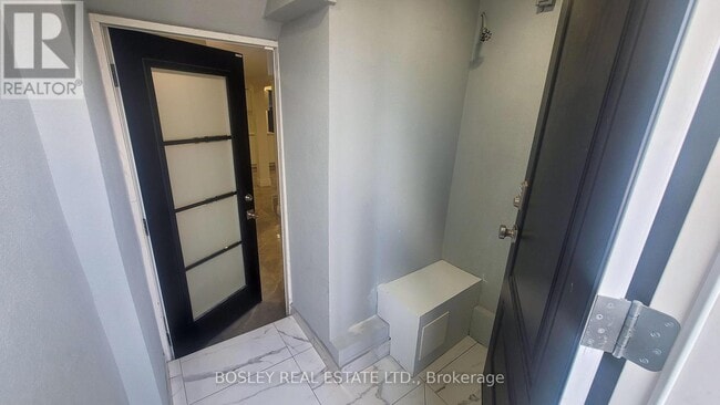 Photo - 623 Dupont St