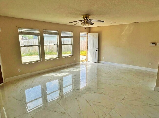 Photo - 10314 Moonset Ln