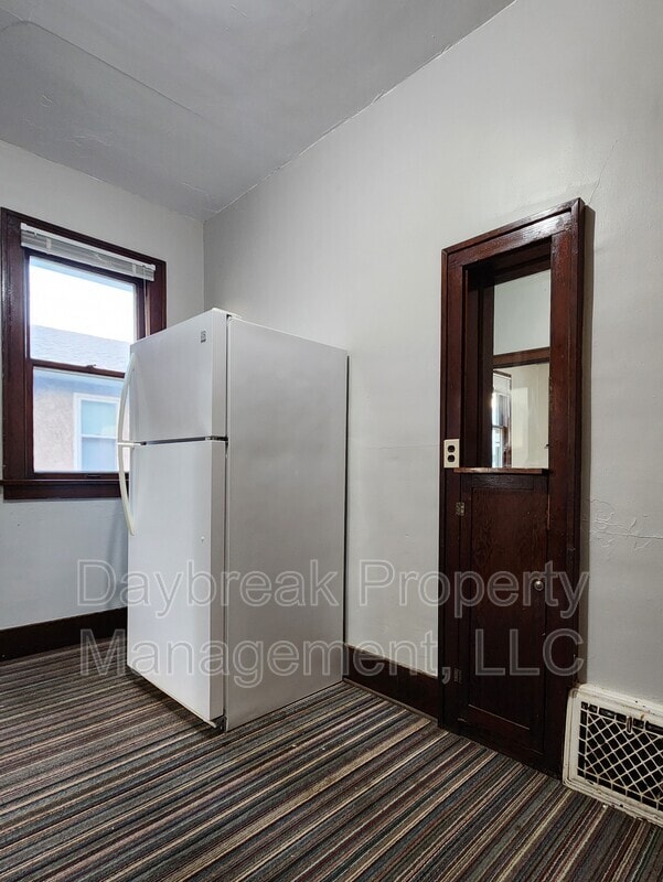 Photo - 723 14th St N