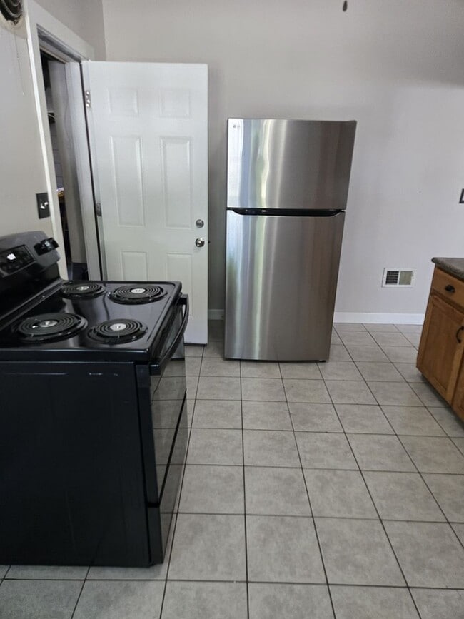 Photo - 1093 St Paul St
