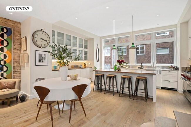 Photo - 308 E 30th St