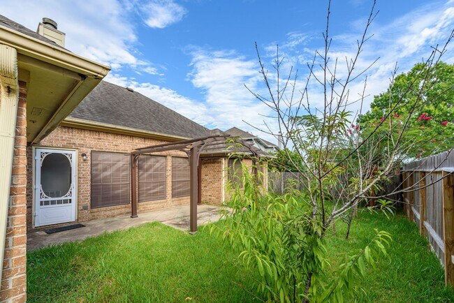 Photo - 1813 Oakwood Dr E