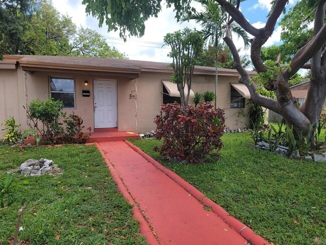 Photo - 275 NW 187th St