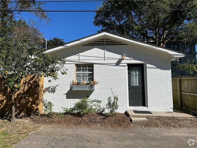 Building Photo - 262 McDonald Ave Rental