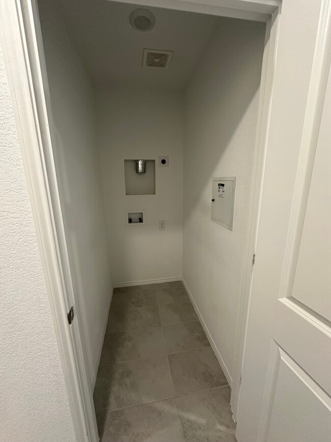 Photo - 450 Reverie Way