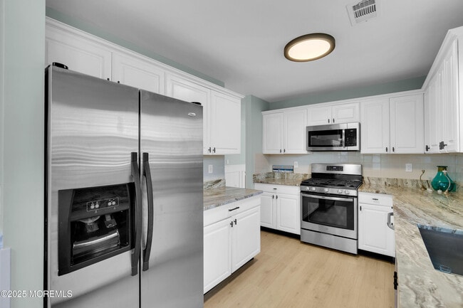 Photo - 11 Saratoga Ct