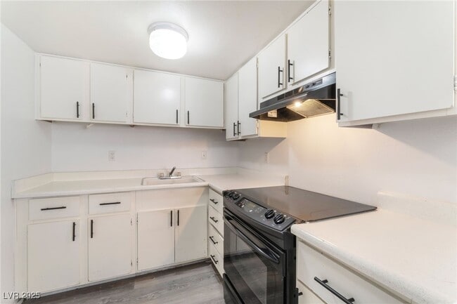 Photo - 4721 Cessna Ave