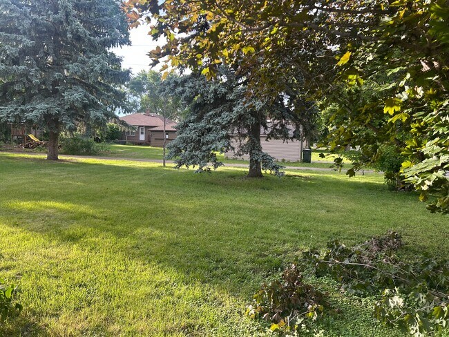 Photo - 702 W Bancroft Ave