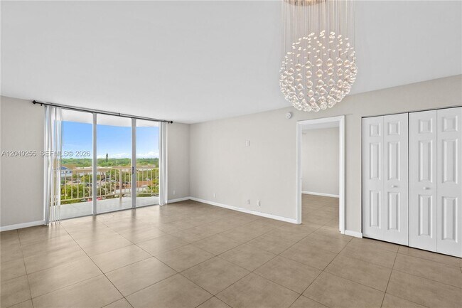 Photo - 16710 NE 9th Ave Unidad 706
